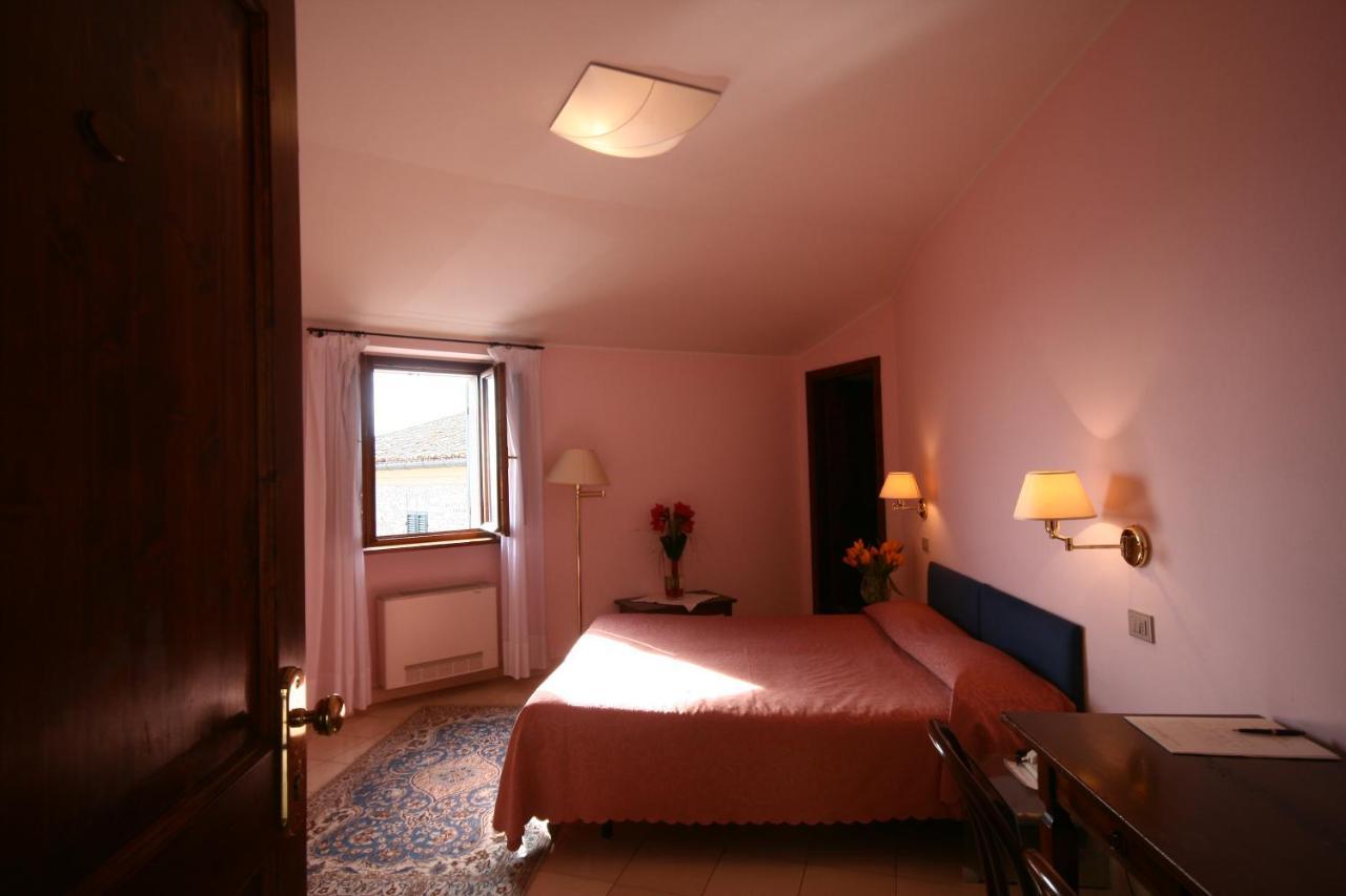 Casa Oliva Albergo Diffuso 바르니 외부 사진