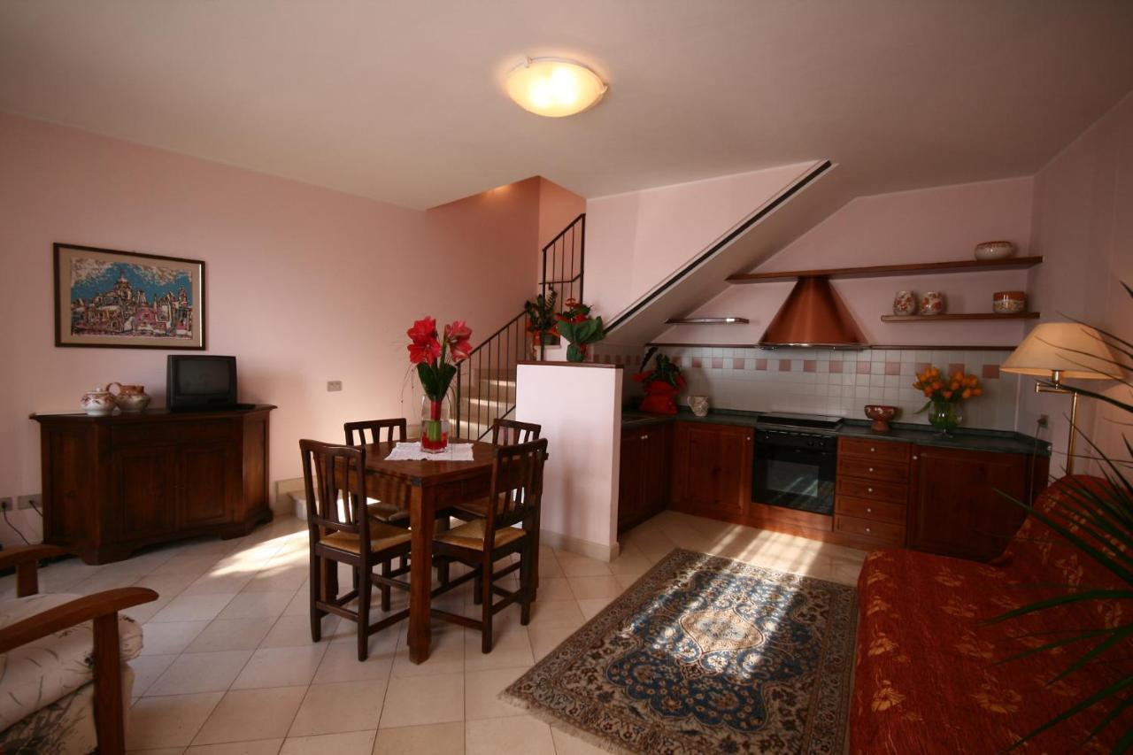 Casa Oliva Albergo Diffuso 바르니 외부 사진