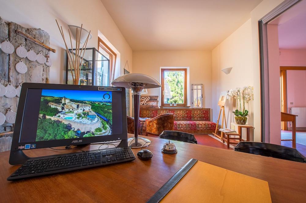 Casa Oliva Albergo Diffuso 바르니 외부 사진